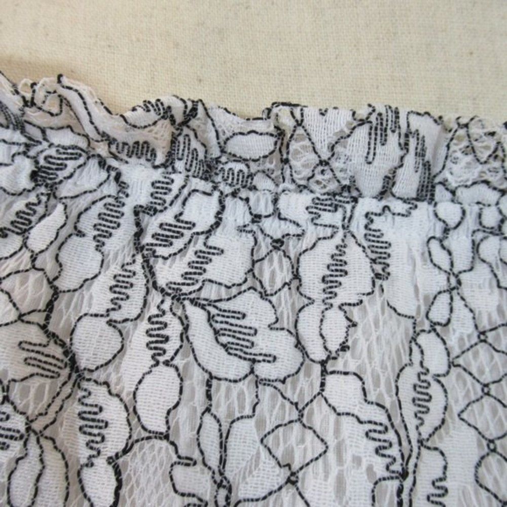 Shoulder Baring Lace Top - Picture 6 of 7